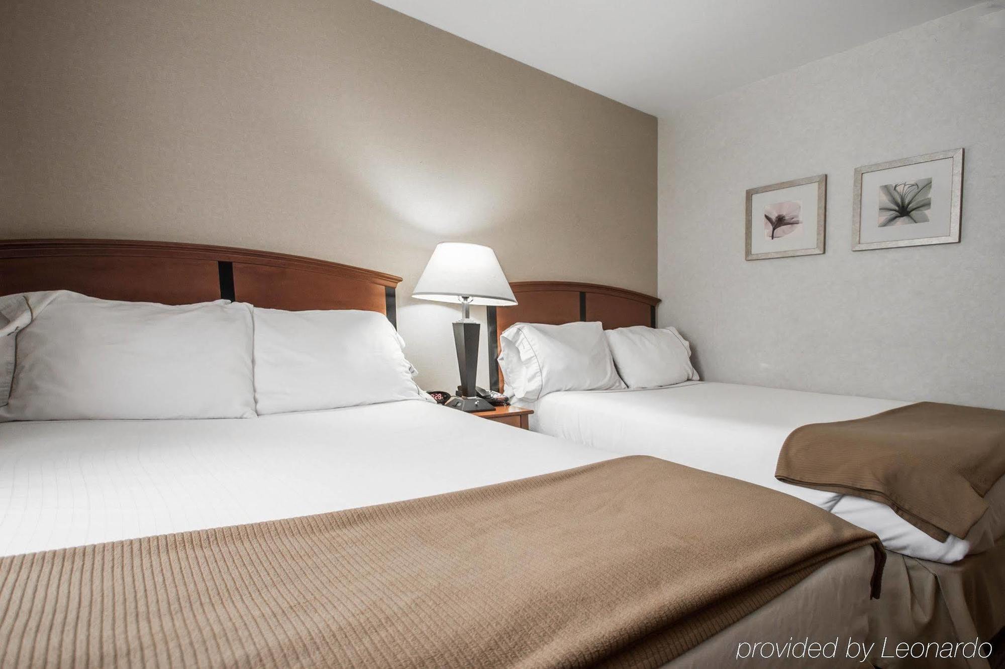 Red Lion Inn And Suites Brooklyn Nueva York Exterior foto